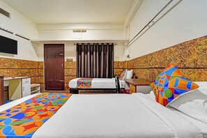Egyptian cotton sheets, premium bedding, in-room safe, free WiFi