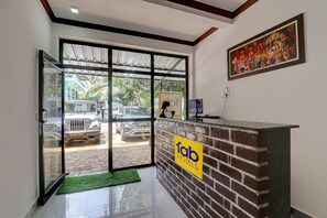 Reception - Fabhotel Zelosena (Calangute)