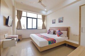 Deluxe Room | Egyptian cotton sheets, premium bedding, in-room safe, free WiFi