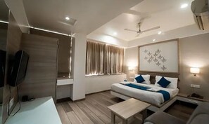 Premium Room | Egyptian cotton sheets, premium bedding, in-room safe, free WiFi
