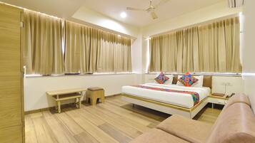 Premium-Zimmer | Bettwäsche aus ägyptischer Baumwolle, hochwertige Bettwaren, Zimmersafe