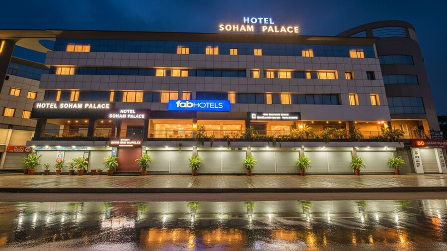Fabhotel Soham Palace