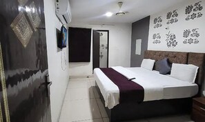 Egyptian cotton sheets, premium bedding, free WiFi, bed sheets