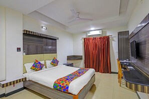 Deluxe Room | Egyptian cotton sheets, premium bedding, in-room safe, free WiFi