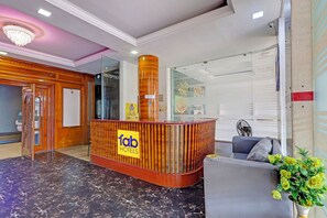 Quầy tiếp tân