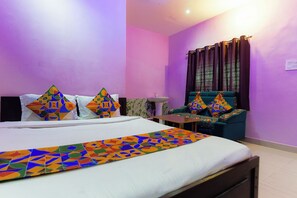 Egyptian cotton sheets, premium bedding, in-room safe, free WiFi