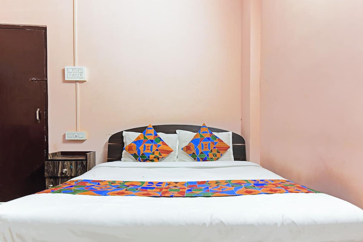 Deluxe Room | Egyptian cotton sheets, premium bedding, in-room safe, free WiFi