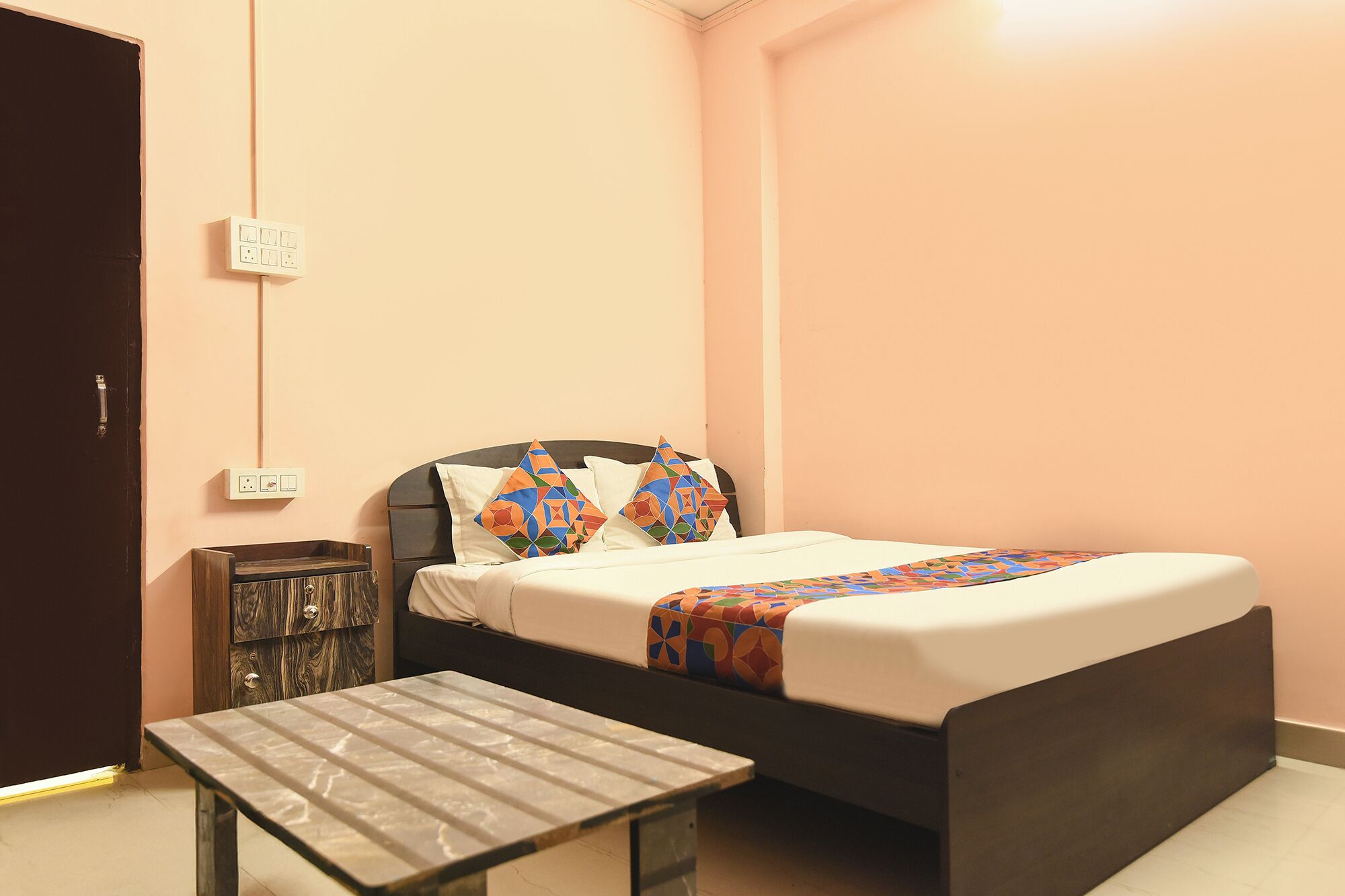 Rom – deluxe | Sengetøy i egyptisk bomull, sengetøy av topp kvalitet og safe på rommet