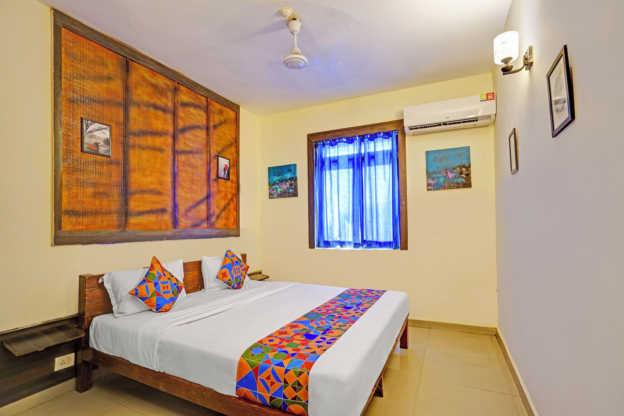 Egyptian cotton sheets, premium bedding, in-room safe, free WiFi