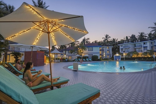 Fabhotel Park Grand Royal Palms