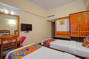 Egyptian cotton sheets, premium bedding, in-room safe, free WiFi