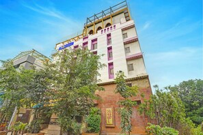 Exterior - Fabhotel Aura Inn (Bangalore)