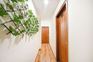 Lobby - Fabhotel Santosh Residency (New Delhi)