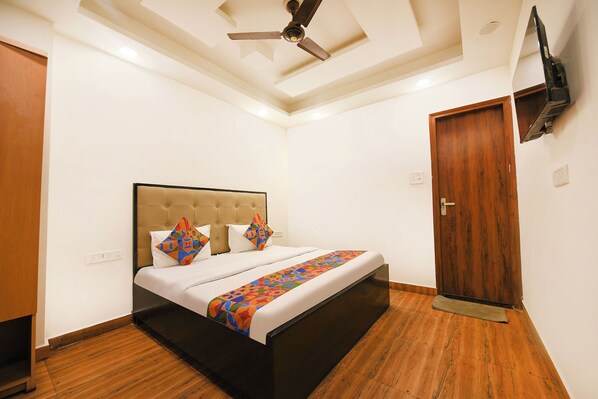 Egyptian cotton sheets, premium bedding, in-room safe, free WiFi