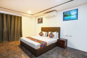 Egyptian cotton sheets, premium bedding, in-room safe, free WiFi - Fabhotel Wild Wings Kothapet (Hyderabad)