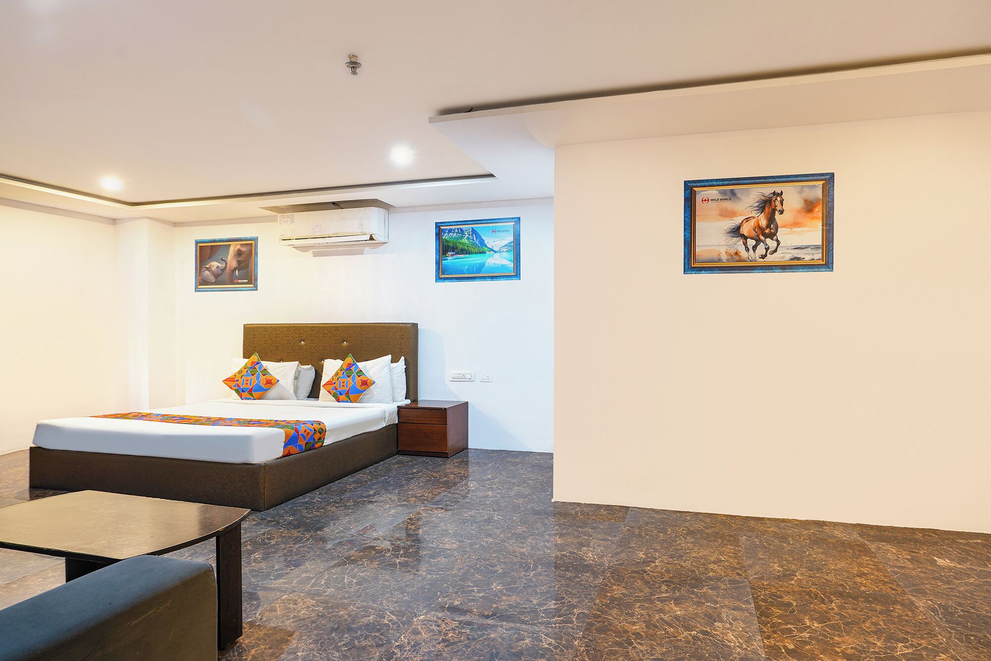 Sengetøy i egyptisk bomull, sengetøy av topp kvalitet og safe på rommet