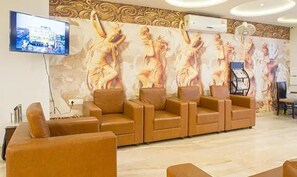 Coin salon dans le hall