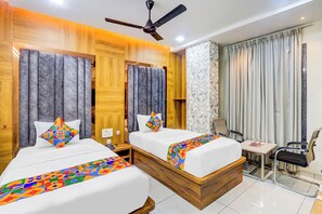 Lakens van Egyptisch katoen, luxe beddengoed, een kluis op de kamer