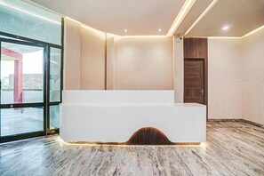 Quầy tiếp tân