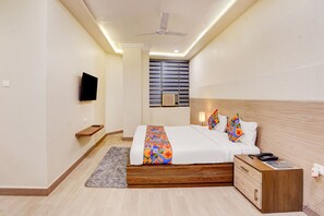 Egyptian cotton sheets, premium bedding, in-room safe, free WiFi