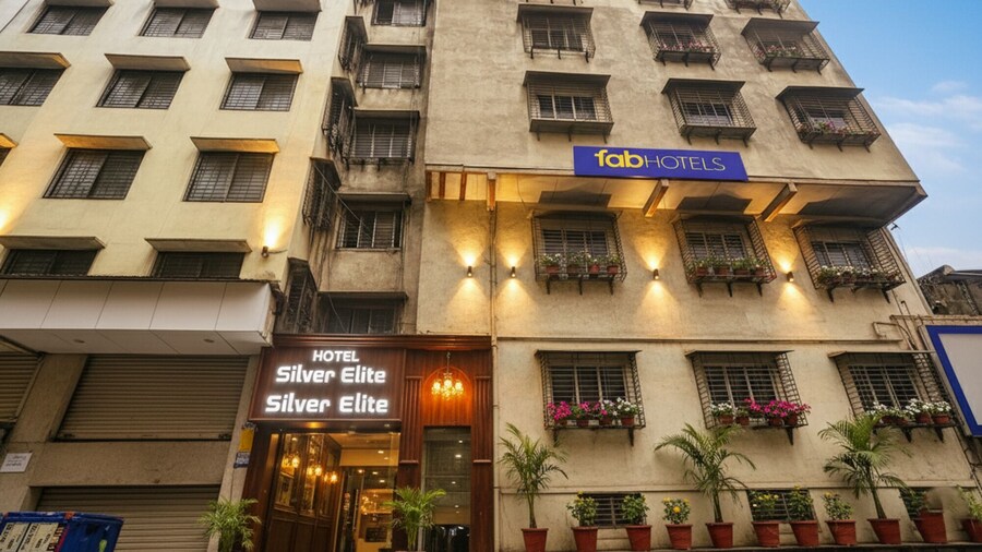 Fabhotel New Silver Elite