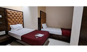 Egyptian cotton sheets, premium bedding, in-room safe, free WiFi