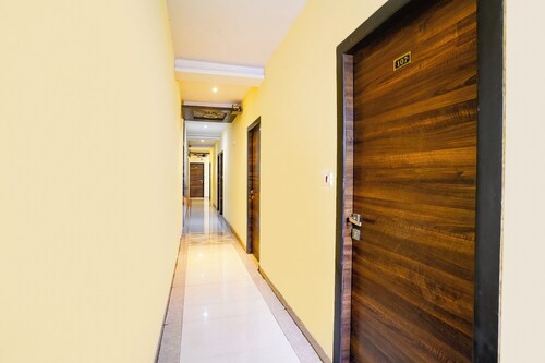 Fabhotel New Silver Elite