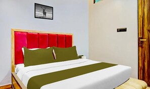 Egyptian cotton sheets, premium bedding, in-room safe, free WiFi