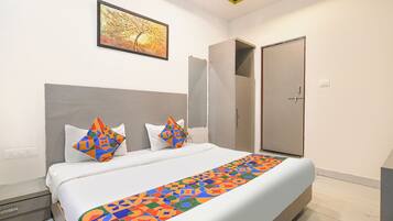 Egyptian cotton sheets, premium bedding, free WiFi, bed sheets