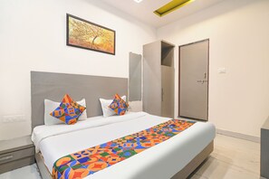 Egyptian cotton sheets, premium bedding, free WiFi, bed sheets