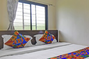 Egyptian cotton sheets, premium bedding, in-room safe, free WiFi