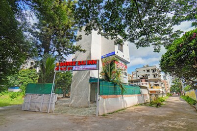 Fabhotel Shree Sai Inn 飯店  