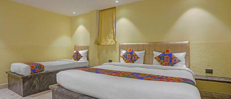 Egyptian cotton sheets, premium bedding, in-room safe, free WiFi
