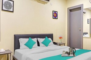 Deluxe Room | Egyptian cotton sheets, premium bedding, in-room safe, free WiFi