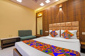 Egyptian cotton sheets, premium bedding, in-room safe, free WiFi
