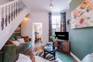 House, Patio | Living area