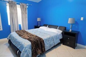 5 bedrooms, iron/ironing board, WiFi, bed sheets