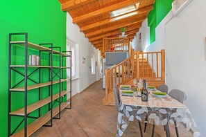 Family Apartment, Multiple Bedrooms (Nido dell'Usignolo) | Dining - Nido dell'Usignolo (Riva del Garda)