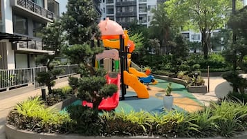 Área de juegos infantiles al aire libre