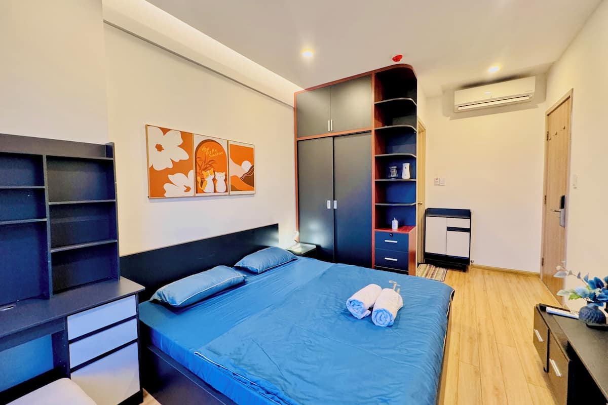 Apartamento estándar, 2 habitaciones, cocina | Escritorio, tabla de planchar con plancha, wifi gratis