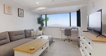 Stunning Views of Rangitoto Kitchen Gym Rooftop Pool Parking