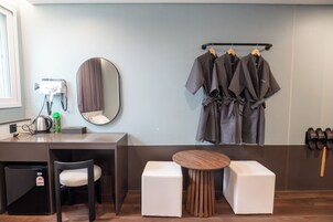 Triple Room | Blackout curtains, free WiFi