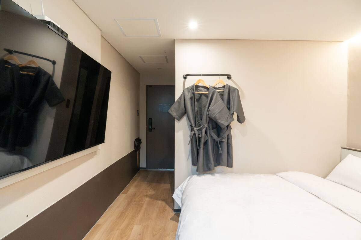 Doppelzimmer | Verdunkelungsvorhänge, kostenloses WLAN
