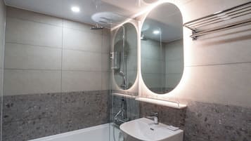 Twin Room | Bathroom