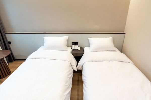 Twin Room | Blackout drapes, free WiFi