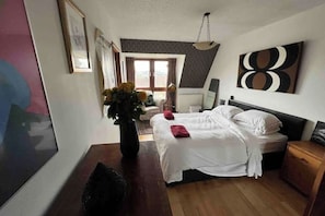 2 habitaciones, tabla de planchar con plancha, wifi y ropa de cama
