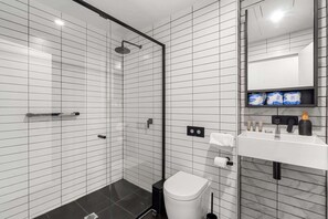 Doccia, asciugacapelli, asciugamani