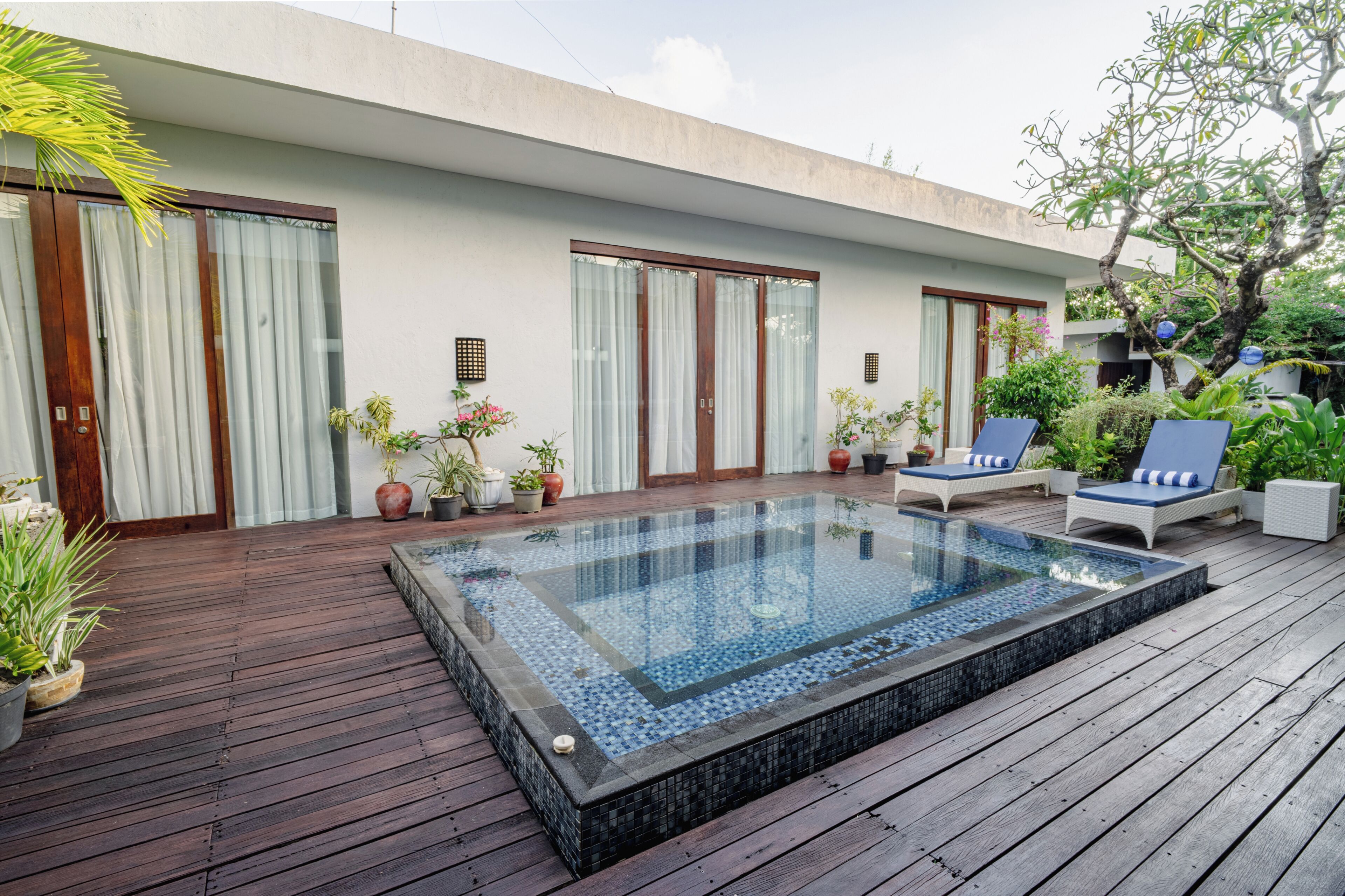 Kolam renang outdoor