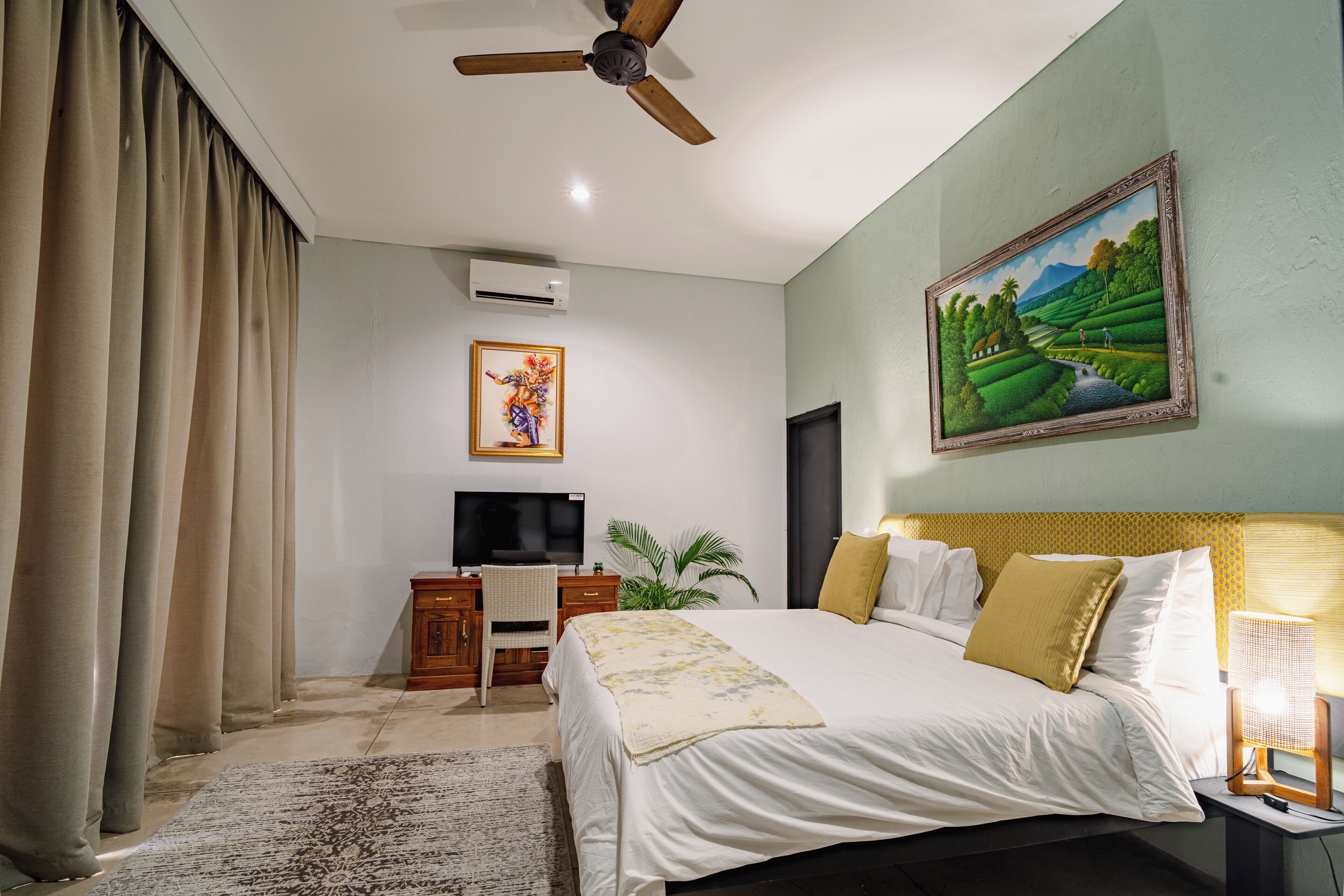 Iron/ironing board, rollaway beds, free WiFi, bed sheets