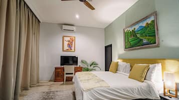 Iron/ironing board, rollaway beds, free WiFi, bed sheets